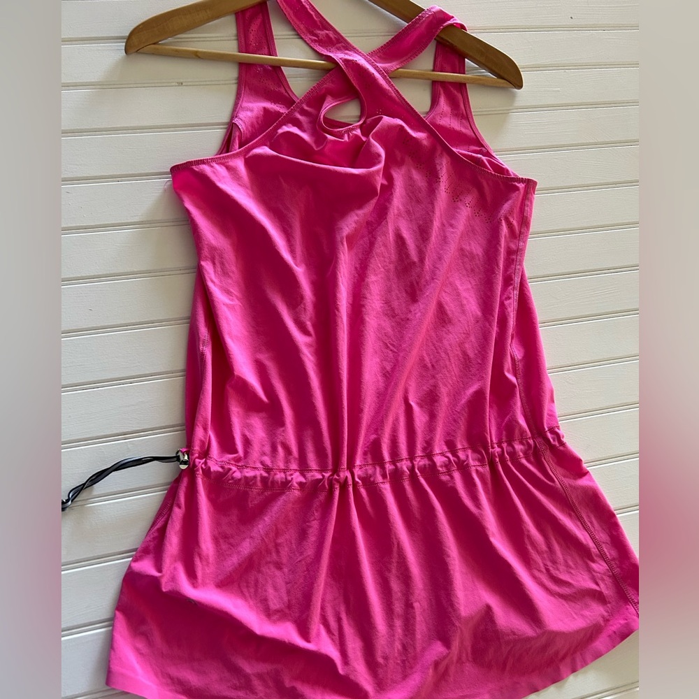 LULULEMON size 4 hot pink “Light As Air” running tunic